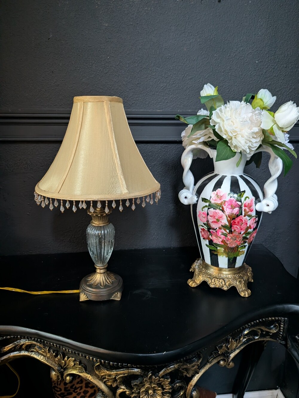 Vintage Small Hollywood Regency Ribbed Glass, Gold/Bronze Tone Accent Lamp